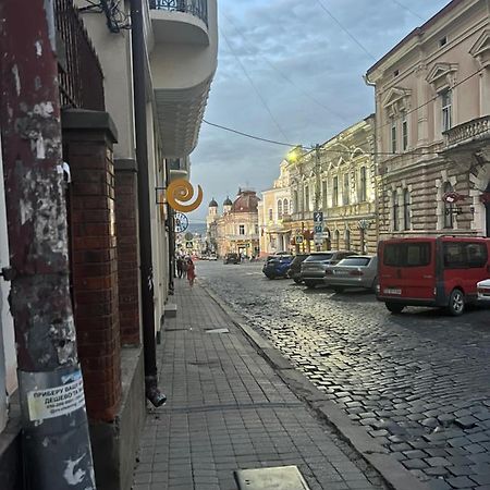 Апартаменти Біля Філармонії تشيرنيفتسي المظهر الخارجي الصورة